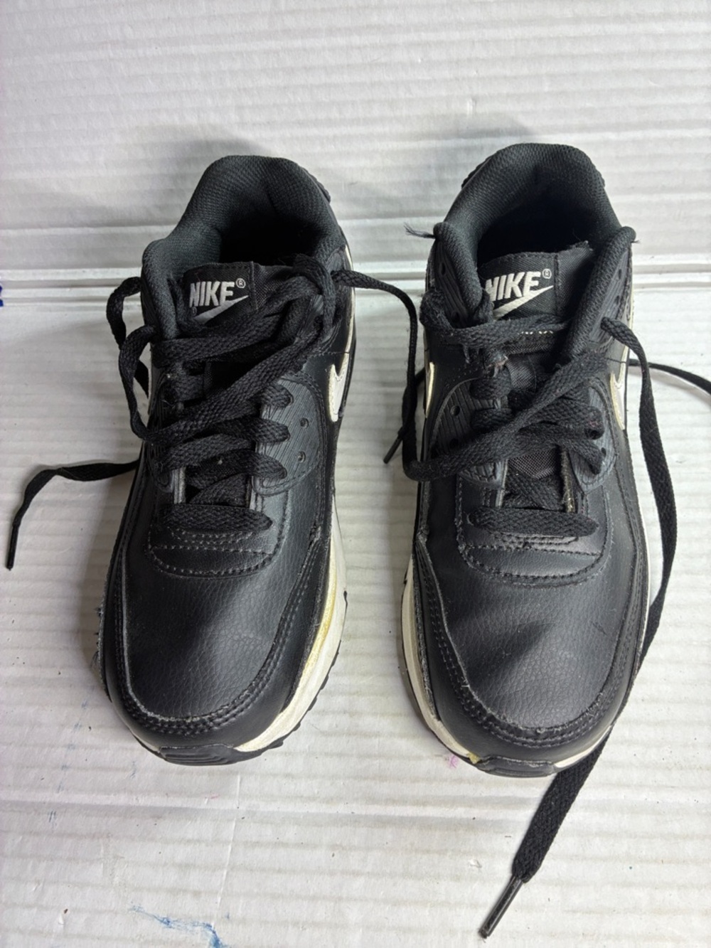 Nike Black and White Low-Top Sneakers USED SKU CD6864-919